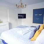 Homefy Apartment Blueberry - Naehe City - Netflix